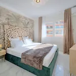 Seabatical By The Beach, 2bed And 2baths * Cannes