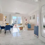 Seabatical By The Beach, 2bed And 2baths Cannes