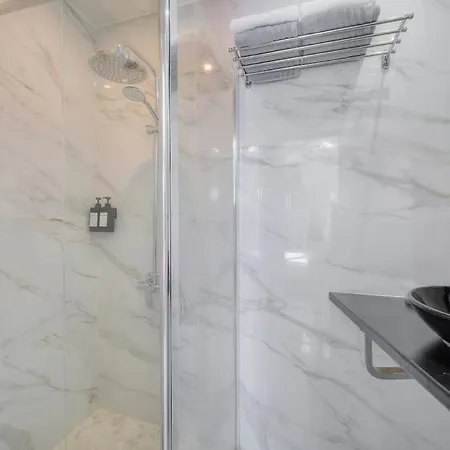 Seabatical By The Beach, 2bed And 2baths Апартаменты