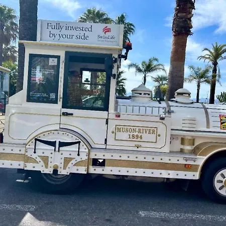 Апартаменты Seabatical By The Beach, 2bed And 2baths