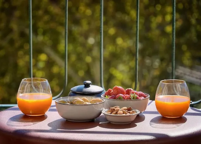 Seabatical By The Beach, 2bed And 2baths Cannes