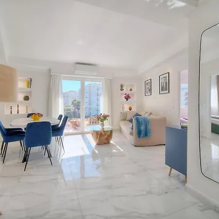 Seabatical By The Beach, 2bed And 2baths Cannes