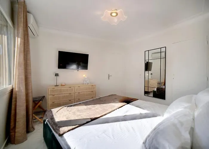 Apartament Seabatical By The Beach, 2bed And 2baths Cannes