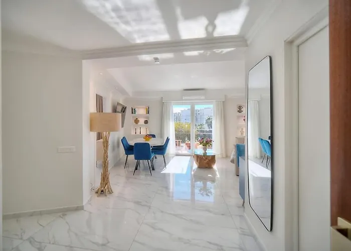 Seabatical By The Beach, 2bed And 2baths * Cannes